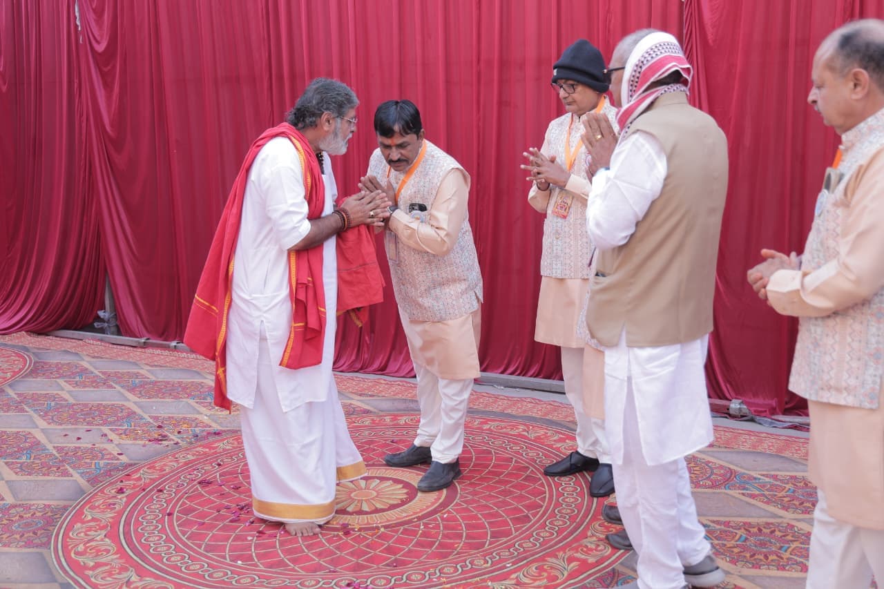 ટ્રસ્ટીઓ સેવા કાર્યમાં